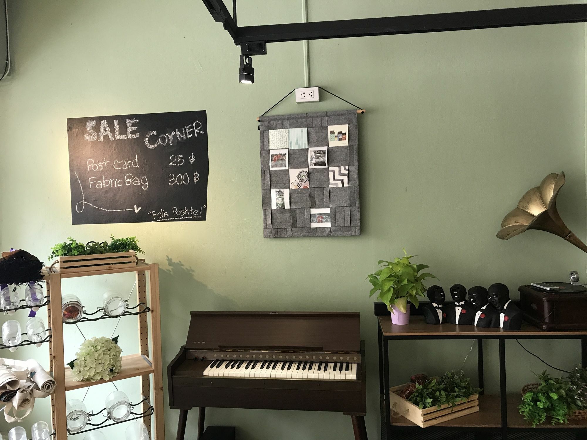 Folk Poshtel Silom Acomodação com café da manhã Banguecoque Exterior foto