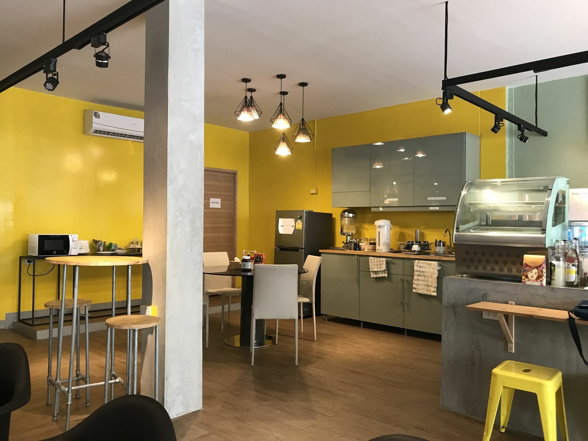 Folk Poshtel Silom Acomodação com café da manhã Banguecoque Exterior foto