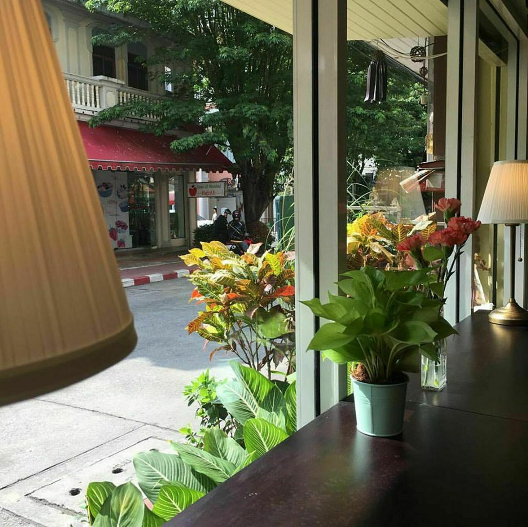Folk Poshtel Silom Acomodação com café da manhã Banguecoque Exterior foto